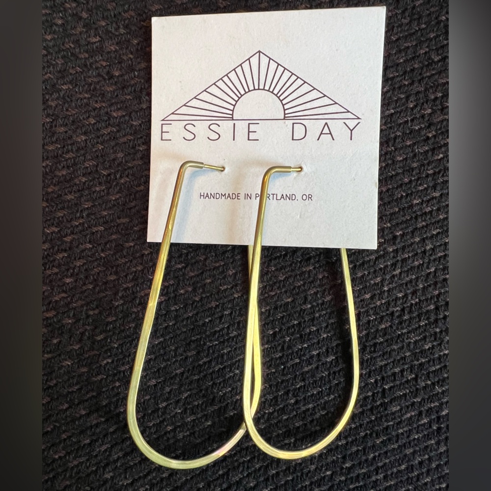 Geometrical brass hoop earrings